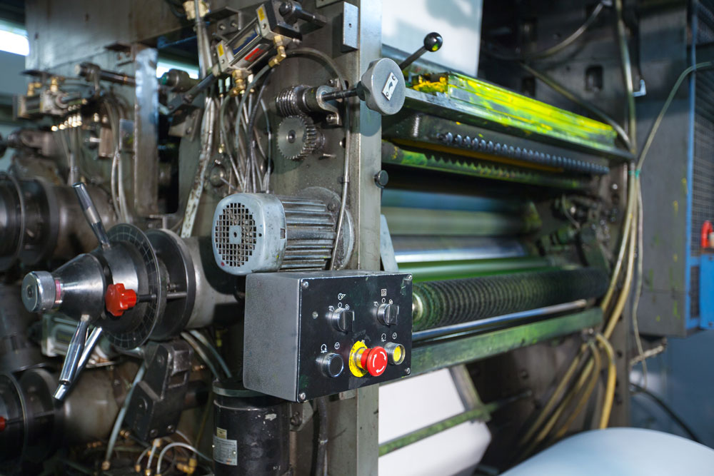 011664512-print-shop-machine-detail-yell